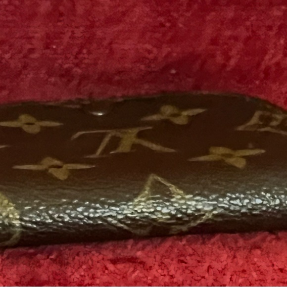 LOUIS VUITTON AUTHENTIC MONOGRAM GOUSSET. EUC. - Picture 7 of 7